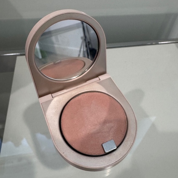 Rose Inc Cream Highlighter Illuminator Creme ‘Opalescent’ - Picture 4 of 4